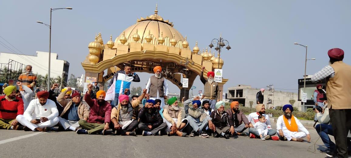 Farmers stage protest against farm laws.