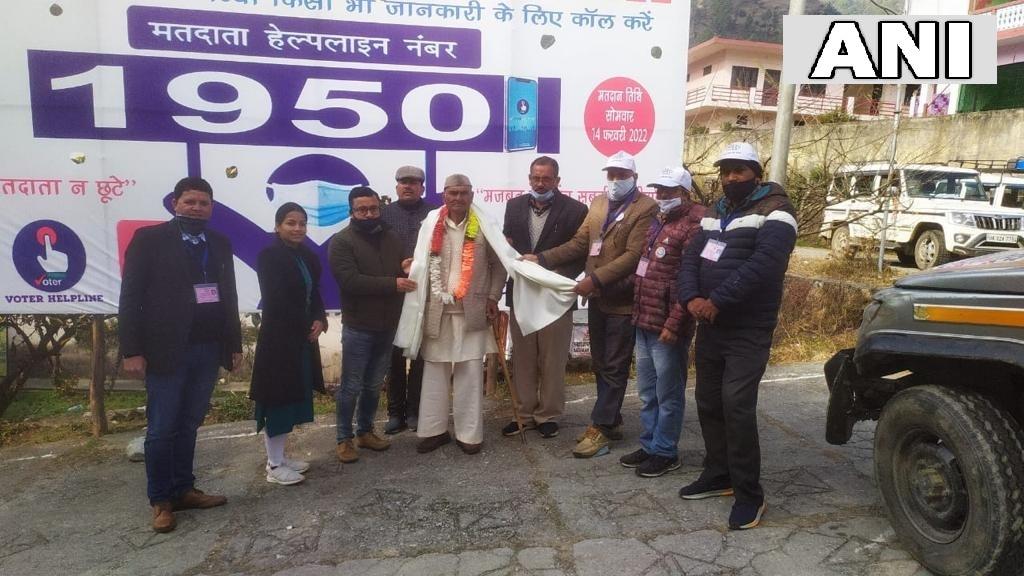 100-year-old voter felicitated with a shawl by Kapkot authorities