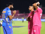 Jasprit Bumrah talks to RR players