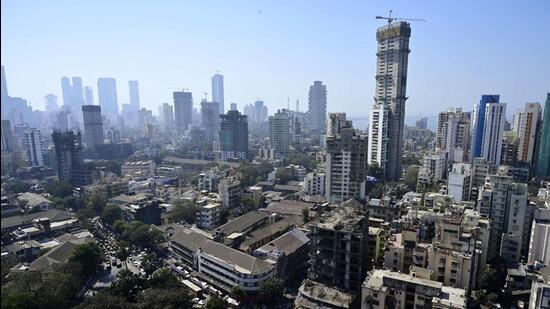 “The discrepancies seen in the data submitted by the promoters showed, for instance, that a project had shown 75% expenditure, but the construction percentage was only 50%. Another project had a possession deadline just six months away, but the project completion stood at less than 50%,” said a MahaRERA official. (HT PHOTO) “The discrepancies seen in the data submitted by the promoters showed, for instance, that a project had shown 75% expenditure, but the construction percentage was only 50%. Another project had a possession deadline just six months away, but the project completion stood at less than 50%,” said a MahaRERA official. (HT PHOTO)