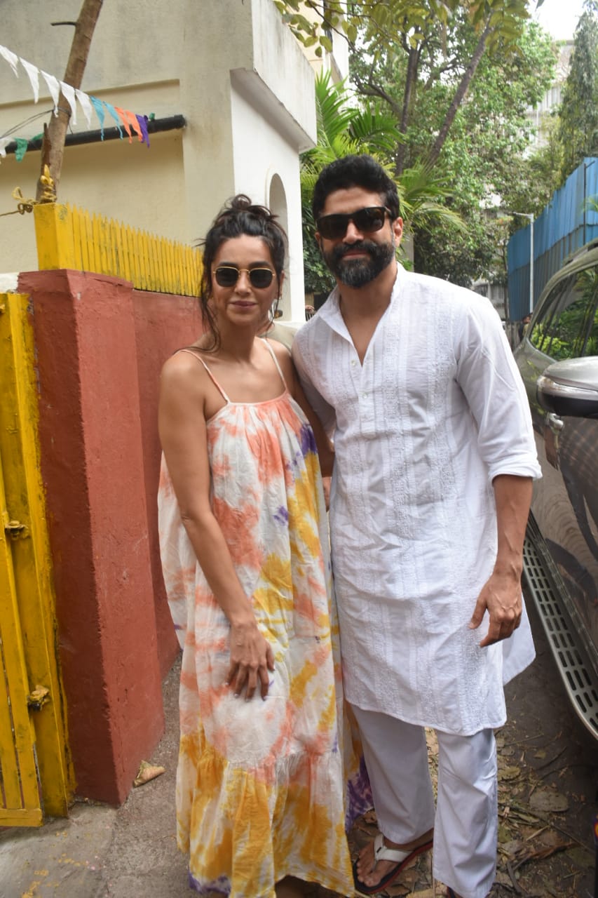 Farhan Akhtar and Shibani Dandekar at Javed Akhtar Holi party. (Varinder Chawla)(Varinder Chawla) Farhan Akhtar and Shibani Dandekar at Javed Akhtar Holi party. (Varinder Chawla)(Varinder Chawla)