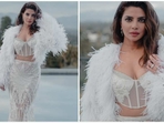 Global icon Priyanka Chopra hosted a pre-Oscar party for the South Asians nominated at Academy Awards 2023 in Los Angeles, California. For the occasion, the actor adorned a dramatic look from the clothing house of Indian designer Falguni Shane Peacock. (Instagram/@priyankachopra) Global icon Priyanka Chopra hosted a pre-Oscar party for the South Asians nominated at Academy Awards 2023 in Los Angeles, California. For the occasion, the actor adorned a dramatic look from the clothing house of Indian designer Falguni Shane Peacock. (Instagram/@priyankachopra)