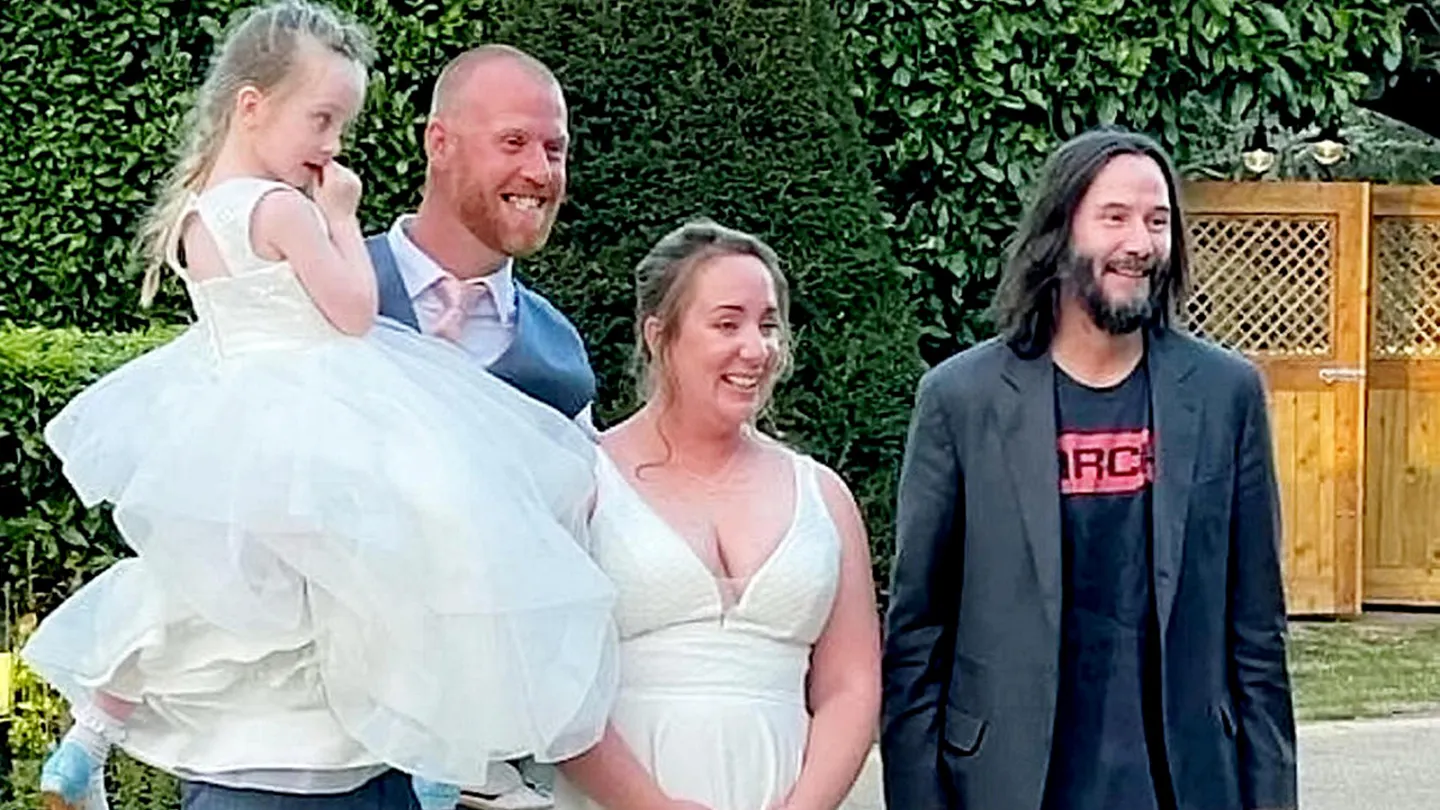 Keanu Reeves accidentally crashes a wedding in England. Keanu Reeves accidentally crashes a wedding in England.