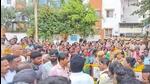The deceased woman’s relatives protested in front of the Bangarapet government hospital on Sunday, demanding action against the doctors and the hospital staff. (HT Photo) The deceased woman’s relatives protested in front of the Bangarapet government hospital on Sunday, demanding action against the doctors and the hospital staff. (HT Photo)