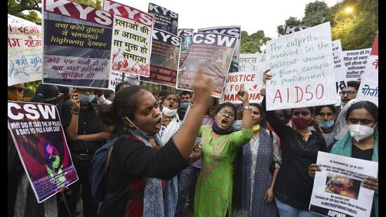 Members of various groups demonstrate against the Hathras incident and crimes against women, Jantar Mantar, New Delhi, 2020 (Sanjeev Verma/HT PHOTO) Members of various groups demonstrate against the Hathras incident and crimes against women, Jantar Mantar, New Delhi, 2020 (Sanjeev Verma/HT PHOTO)