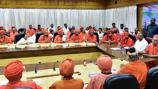 File photo of former Karnataka CM Siddaramaiah meeting the Lingayat community Seers at Vidhana Soudha in Bengaluru.(PTI Photo) File photo of former Karnataka CM Siddaramaiah meeting the Lingayat community Seers at Vidhana Soudha in Bengaluru.(PTI Photo)
