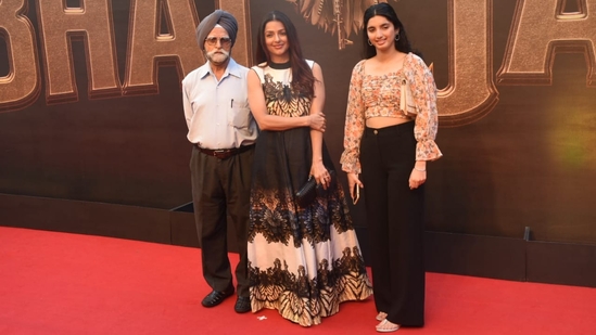 Bhumika Chawla attended the Kisi Ka Bhai Kisi Ki Jaan trailer launch with her family members. She mostly featured in Telugu films post Tere Naam and her marriage to Bharath Thakur. (Varinder Chawla)