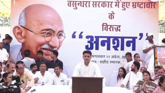 Rajasthan Congress leader Sachin Pilot on a day-long fast in Jaipur on Tuesday.(HT Photo) Rajasthan Congress leader Sachin Pilot on a day-long fast in Jaipur on Tuesday.(HT Photo)