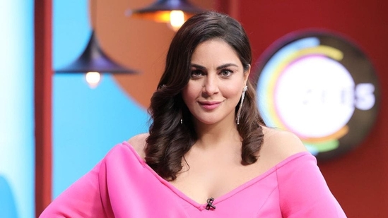 Shraddha Arya wrote an apology note. Shraddha Arya wrote an apology note.