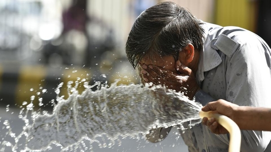 Last week, the weather department had predicted heatwave conditions over parts of northwest and east India on some days between April 13 and 19. (Raj K Raj/HT PHOTO) Last week, the weather department had predicted heatwave conditions over parts of northwest and east India on some days between April 13 and 19. (Raj K Raj/HT PHOTO)