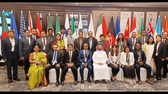 G20 nations participating at Dharamshala round of meetings resolved to cut fossil fuel consumption. (HT Photo) G20 nations participating at Dharamshala round of meetings resolved to cut fossil fuel consumption. (HT Photo)