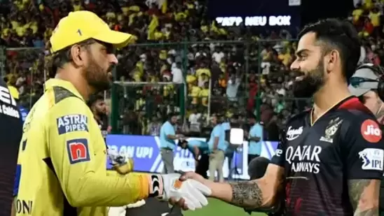 MS Dhoni (L) with Virat Kohli(IPL) MS Dhoni (L) with Virat Kohli(IPL)
