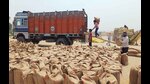 Lifting of wheat going on in one of the grain markets in Ludhiana on Monday. (HT Photo) Lifting of wheat going on in one of the grain markets in Ludhiana on Monday. (HT Photo)