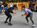 Sakshi Malik and Vinesh Phogat practicing at Jantar Mantar. (Vipin Kumar/ Hindustan Times) Sakshi Malik and Vinesh Phogat practicing at Jantar Mantar. (Vipin Kumar/ Hindustan Times)