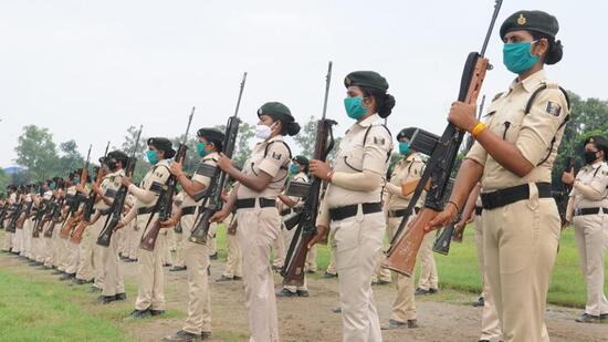 Out of 21,391 posts of constable, 7,903 are reserved for women, 56 for transgenders and 195 under sport quota. (HT Photo) Out of 21,391 posts of constable, 7,903 are reserved for women, 56 for transgenders and 195 under sport quota. (HT Photo)