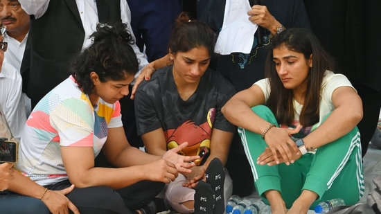 Wresters including Sakshi Malik and Vinesh Phogat seen at the protest site. (Vipin Kumar/ Hindustan Times) Wresters including Sakshi Malik and Vinesh Phogat seen at the protest site. (Vipin Kumar/ Hindustan Times)