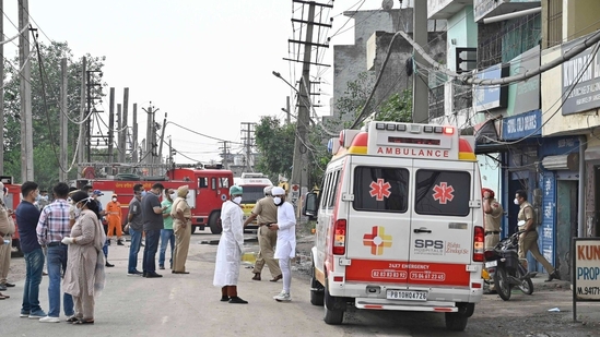 An ambulance reaches the spot where gas leak happened in Ludhiana. NDRF teams were deployed along with police personnel to carry out evacuation of people.(HT Photo)