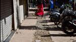 Mumbai, India May 01, 2023: A view of footpath near Olympia Tower, Bakri Adda, NM Joshi Marg, Byculla, in Mumbai, India, on Monday, May 01, 2023. (Photo by Bhushan Koyande/HT Photo) (HT PHOTO) Mumbai, India May 01, 2023: A view of footpath near Olympia Tower, Bakri Adda, NM Joshi Marg, Byculla, in Mumbai, India, on Monday, May 01, 2023. (Photo by Bhushan Koyande/HT Photo) (HT PHOTO)