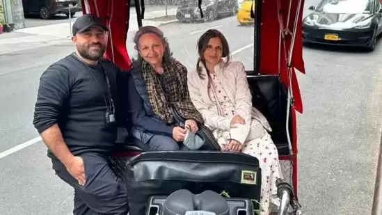 Sharmila Tagore and Saba Ali Khan's New York trip is all about fun. Sharmila Tagore and Saba Ali Khan's New York trip is all about fun.
