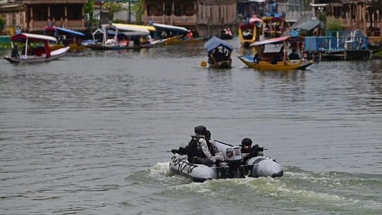 Prior to the highly anticipated G20 event scheduled from May 22-24 in Jammu and Kashmir, essential security sanitisation drills are being conducted.(Waseem Andrabi/HT Photo)