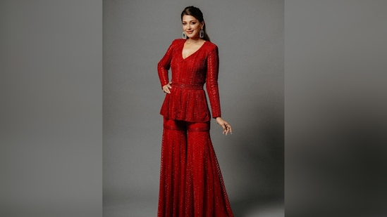 Sonali Bendre promoted her show by dropping a series of latest photos of herself and captioned her post, "Red-dy for the show!♥️ Celebrating Cinema ke 110 Saal Bemisaal tonight!." (Instagram/@sonalibendre)
