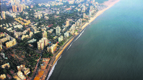Dhaval Shah, director of Andheri Lokandwala Oshiwara Citizens Association, said, “There are many places to make a lawn and garden. A beach is not an appropriate spot -- it is unheard of. The plan must be immediately revoked and PWD must speak with residents of Versova to understand if they need this at all.” (HT PHOTO) Dhaval Shah, director of Andheri Lokandwala Oshiwara Citizens Association, said, “There are many places to make a lawn and garden. A beach is not an appropriate spot -- it is unheard of. The plan must be immediately revoked and PWD must speak with residents of Versova to understand if they need this at all.” (HT PHOTO)
