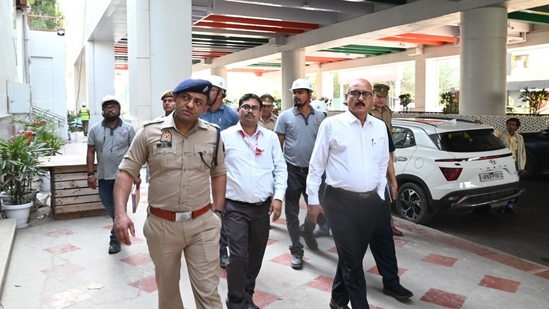 To enforce the regulations, the excise department plans to increase surveillance at metro stations and take legal action against individuals caught with sealed liquor bottles brought from outside Uttar Pradesh. To enforce the regulations, the excise department plans to increase surveillance at metro stations and take legal action against individuals caught with sealed liquor bottles brought from outside Uttar Pradesh.