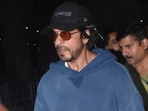 Shah Rukh Khan gave his fans a pleasant surprise as he arrived at the Mumbai airport upon his arrival from Los Angeles amid news of his injury and a minor surgery. His fans were happy to find him hale and hearty. (Varinder Chawla) Shah Rukh Khan gave his fans a pleasant surprise as he arrived at the Mumbai airport upon his arrival from Los Angeles amid news of his injury and a minor surgery. His fans were happy to find him hale and hearty. (Varinder Chawla)