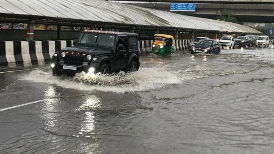 Heavy continous rainfall for two days caused waterlogging in several parts of Gurugram on Sunday.(Parveen Kumar/HT)