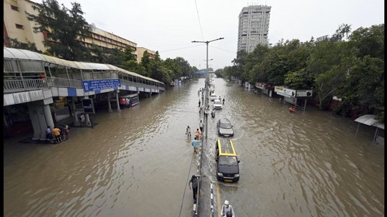 The formation of the panel is in the backdrop of claims made by Delhi’s AAP government that five gates at the ITO barrage managed by the Haryana government were jammed and restricted the flow of water (HT File)