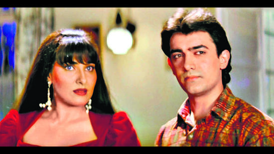 Navneet Nishan and Aamir Khan in the film Navneet Nishan and Aamir Khan in the film
