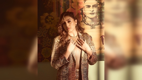 Huma Qureshi's set comes with a pair of bootcut bottoms and a fitted blazer. (Instagram/@iamhumaq)