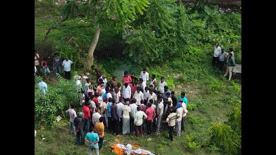 Cremation ground row: Site to be relocated, Jankipuram residents assured Cremation ground row: Site to be relocated, Jankipuram residents assured