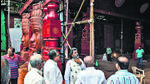 Mumbai, India - September 29, 2022: Indian art director Nitin Desai inspects the ongoing work of the Durga Puja pandal designed by him, at Shivaji Park, Dadar, in Mumbai, India, on Thursday, September 29, 2022. (Photo by Pratik Chorge/Hindustan Times) (Pratik Chorge/HT PHOTO) Mumbai, India - September 29, 2022: Indian art director Nitin Desai inspects the ongoing work of the Durga Puja pandal designed by him, at Shivaji Park, Dadar, in Mumbai, India, on Thursday, September 29, 2022. (Photo by Pratik Chorge/Hindustan Times) (Pratik Chorge/HT PHOTO)