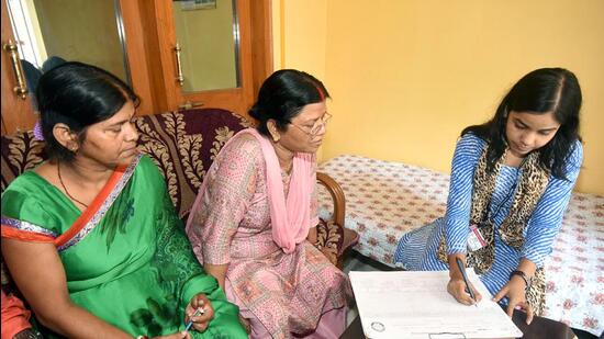 An enumerator collects informations for a caste survey in Bihar after Patna High Court rejects petitions against Bihar government's move (ANI) An enumerator collects informations for a caste survey in Bihar after Patna High Court rejects petitions against Bihar government's move (ANI)