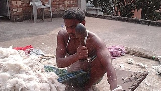 “The twang of the dhunuri on winter afternoons; the cotton carder with what we thought was his cotton-fluffing guitar.” (Wikimedia Commons) “The twang of the dhunuri on winter afternoons; the cotton carder with what we thought was his cotton-fluffing guitar.” (Wikimedia Commons)