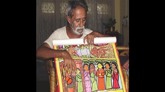 Patua artist Dukhushyam Chitrakar. (https://faminetales.exeter.ac.uk/) Patua artist Dukhushyam Chitrakar. (https://faminetales.exeter.ac.uk/)