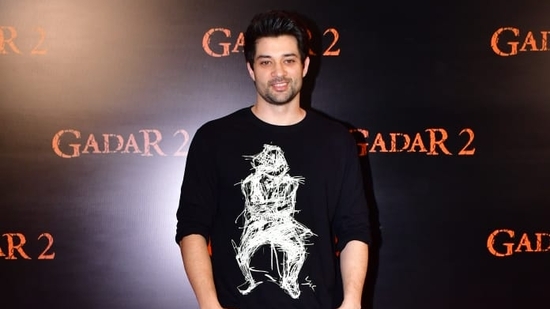 Sunny Deol' son Rajveer Deol also attended Gadar 2 premiere. He was in black casuals and posed solo. He is the brother of actor Karan Deol who recently got married. 