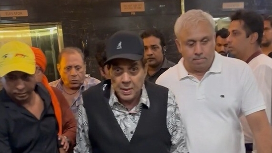 Dharmendra attended son Sunny Deol's Gadar 2 premiere. His first wife Prakash Kaur was also seen. He was himself seen in Rocky Aur Rani Ki Prem Kahaani recently which is still running in theatres. 