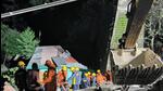 Rescuers at the building collapse scene. (NDRF) Rescuers at the building collapse scene. (NDRF)
