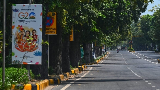 Deserted Ferozshah Road on Friday Morning due to restrictions ov vehicular movement in light of the upcoming G20 Summit. (HT Photo)
