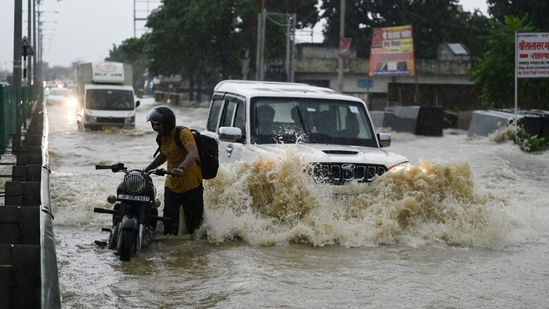 The meteorological department has predicted the rainfall may continue till September 12.(Hindustan Times) The meteorological department has predicted the rainfall may continue till September 12.(Hindustan Times)