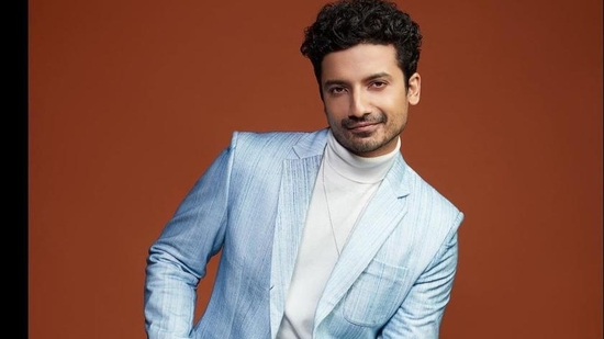Priyanshu Painyuli plays a local journalist in Charlie Chopra The Mystery of Solang Valley. (HT_PRINT) Priyanshu Painyuli plays a local journalist in Charlie Chopra The Mystery of Solang Valley. (HT_PRINT)