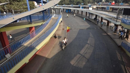 Majestic bus terminus in Bengaluru remains deserted due to a city-wide bandh(Arijit Sen/HT Photo)
