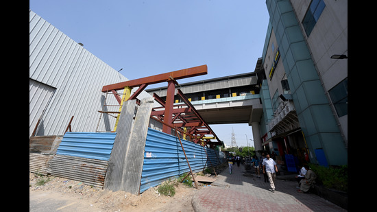 The project work started in March this year with a deadline for completion in October 2023. (Sunil Ghosh/HT Photo) The project work started in March this year with a deadline for completion in October 2023. (Sunil Ghosh/HT Photo)