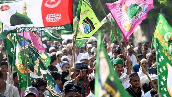 Muslims participate in a procession during Eid Milad-un-Nabi, which marks the birth anniversary of the Prophet Muhammad in sector 9 to sector 5, in Noida.&nbsp;(HT Photo/Sunil Ghosh)