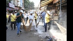 Start of the ‘Swachhata hi Seva’ cleanliness drive at Gola Bazar, organized by Principal Directorate of Defence Estates, Central Command Lucknow. (HT Photo) Start of the ‘Swachhata hi Seva’ cleanliness drive at Gola Bazar, organized by Principal Directorate of Defence Estates, Central Command Lucknow. (HT Photo)