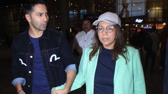 Varun Dhawan was seen with his mom Karuna Dhawan upon his return from Doha. He performed to Saturday Saturday and his other hit songs at the Qatar event. 