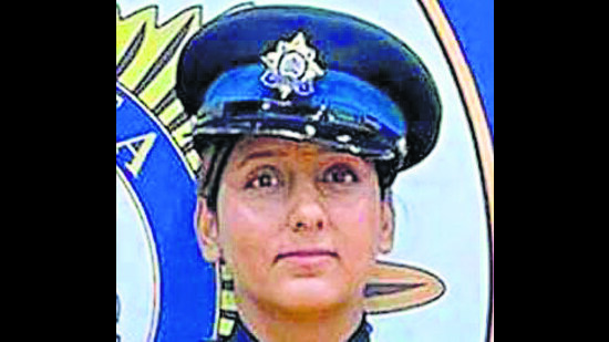 Tale of two generations: Father, daughter don police uniform for two different nations Tale of two generations: Father, daughter don police uniform for two different nations