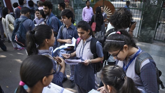 UP Board Exams 2024: Over 3.76 lakh less candidates register(Burhaan Kinu/HT PHOTO) UP Board Exams 2024: Over 3.76 lakh less candidates register(Burhaan Kinu/HT PHOTO)